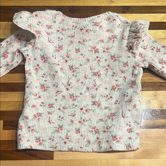 Floral Ruffle Sleeve Top - Picture 3 of 3